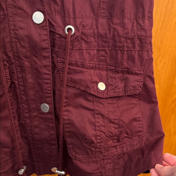 Snobbish Collection Burgundy Vest - Picture 4 of 7